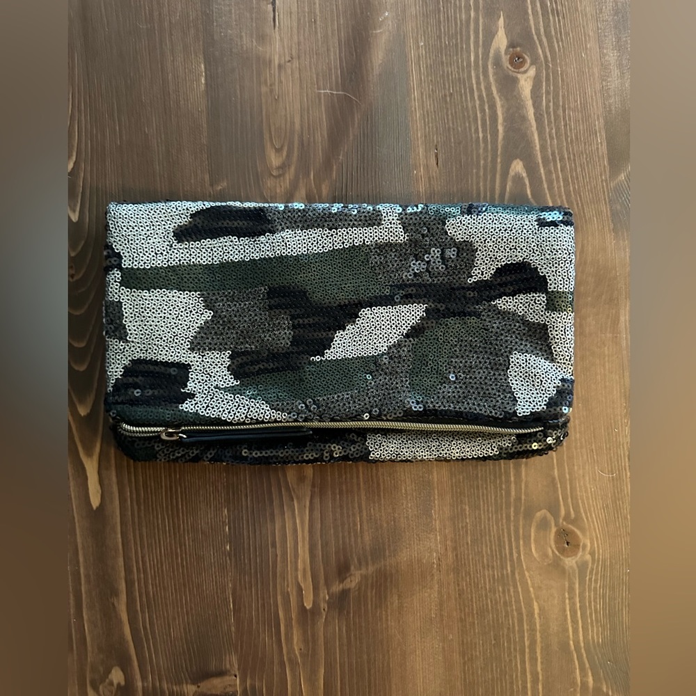 Stella & Dot Margeaux Camo Clutch